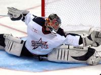 FB体育在线-篮网对阵北京队，伦纳德用实力证明自己