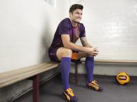 FB体育官网-赛道烽火，汉密尔顿点燃迈凯伦与威廉姆斯的世纪鏖战