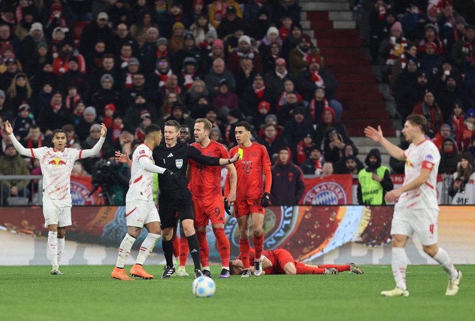 包含欧冠之王横扫德甲主场!拜仁慕尼黑轻松取胜,展现绝对实力的词条 包含欧冠之王横扫德甲主场!拜仁慕尼黑轻松取胜,展现绝对实力的词条