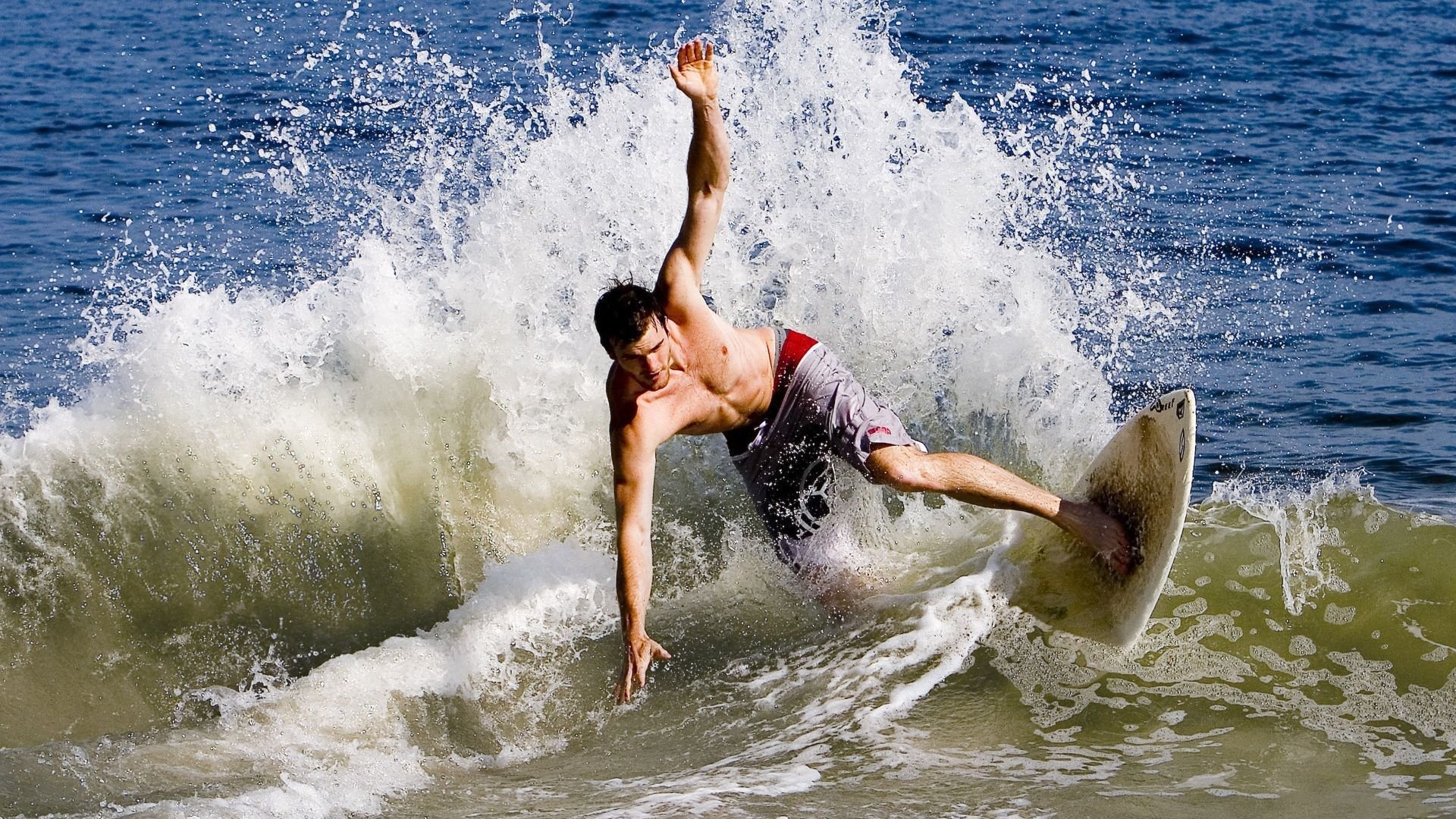 火箭淘汰赛过关雄鹿，拉梅洛成为关键先生