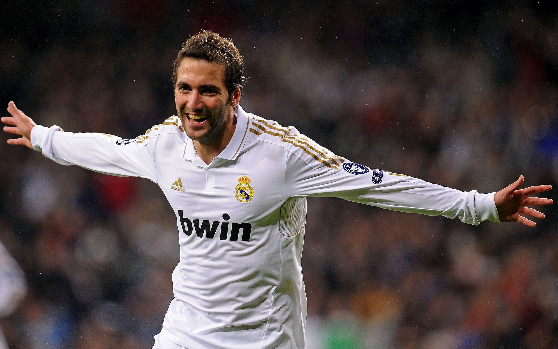 意甲焦点战之夜，克瓦拉茨赫利亚点燃赛场